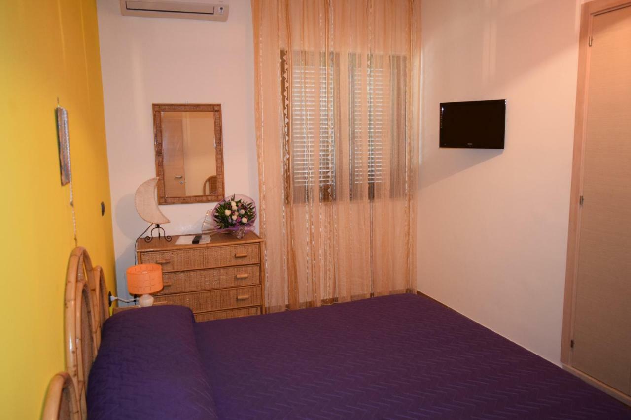 Bed &Breakfast Pinetamare Panzió Castel Volturno Kültér fotó