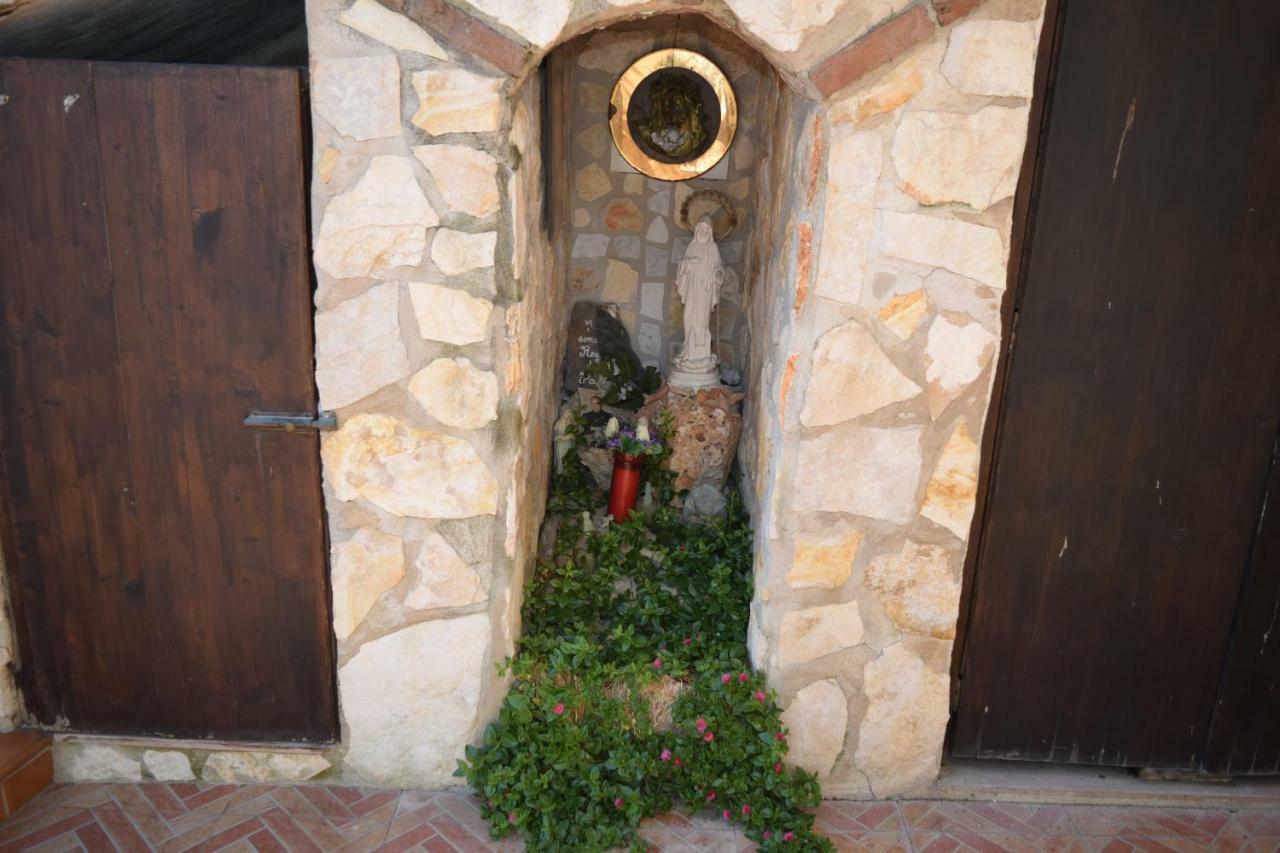 Bed &Breakfast Pinetamare Panzió Castel Volturno Kültér fotó